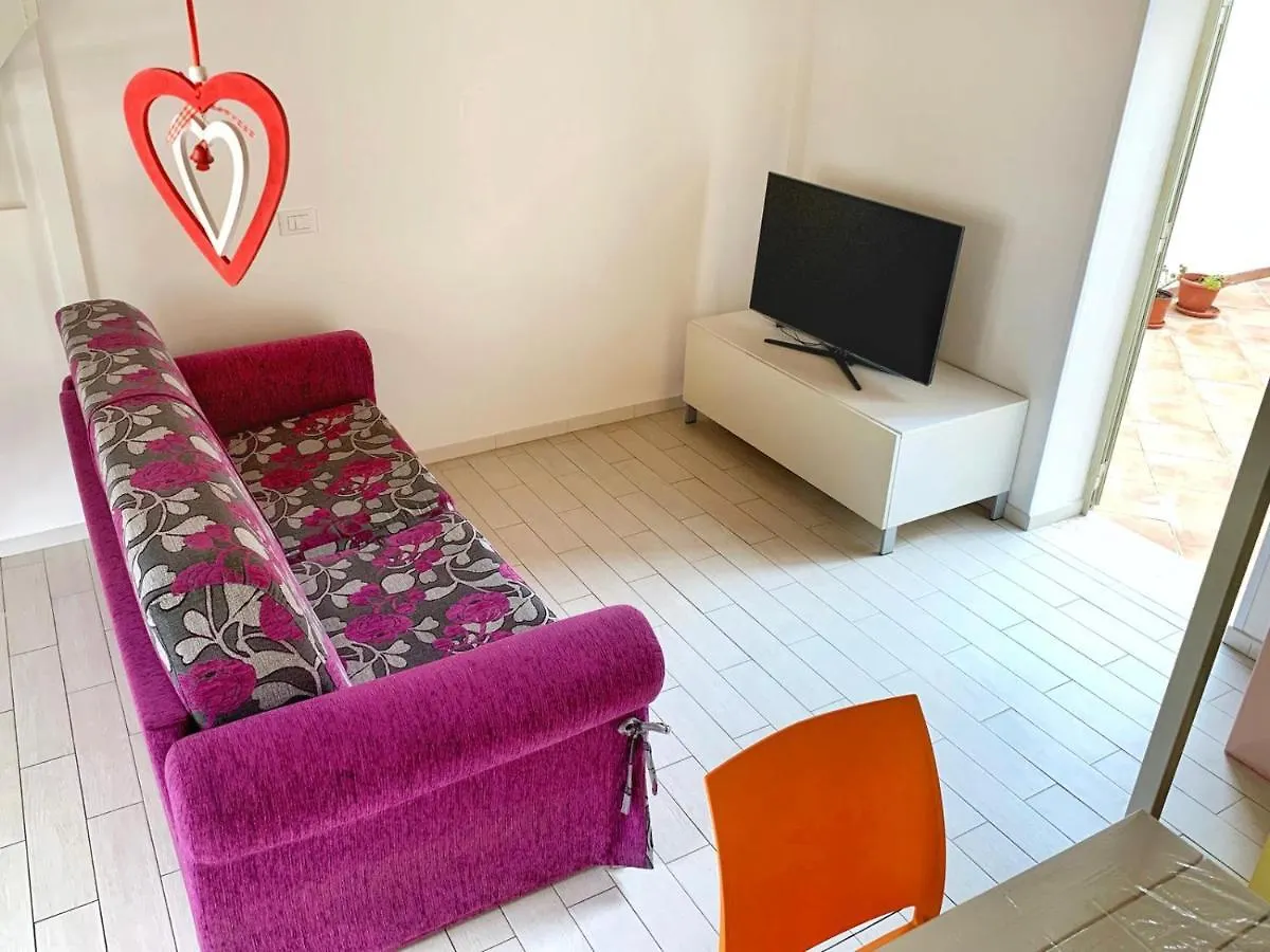 L'Angolo Di Laura Comfortable Rooms トラーパニ ゲストハウス