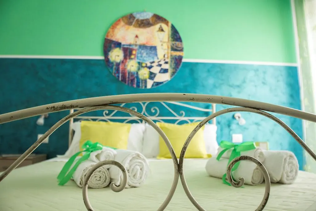 L'Angolo Di Laura Comfortable Rooms トラーパニ ゲストハウス