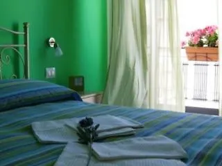 L'Angolo Di Laura Comfortable Rooms トラーパニ 3*,  イタリア